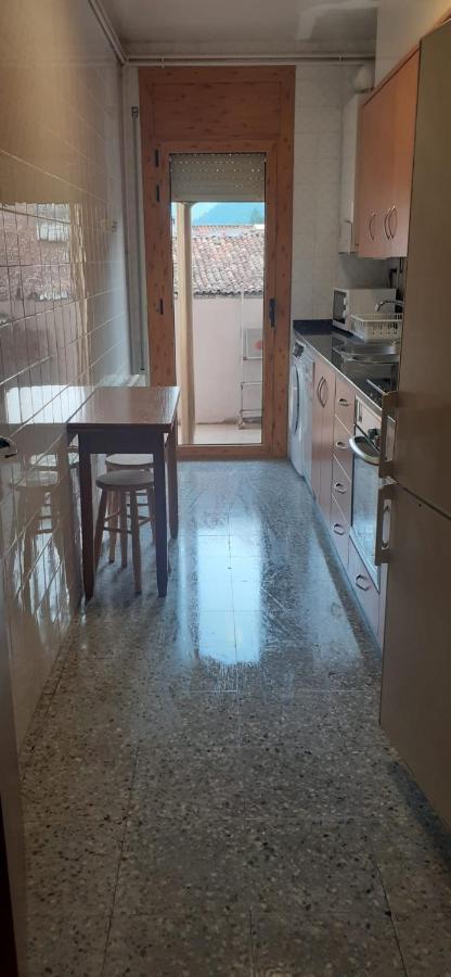 Appartement Pis Acollidor Amb Llar De Foc, Al Centre